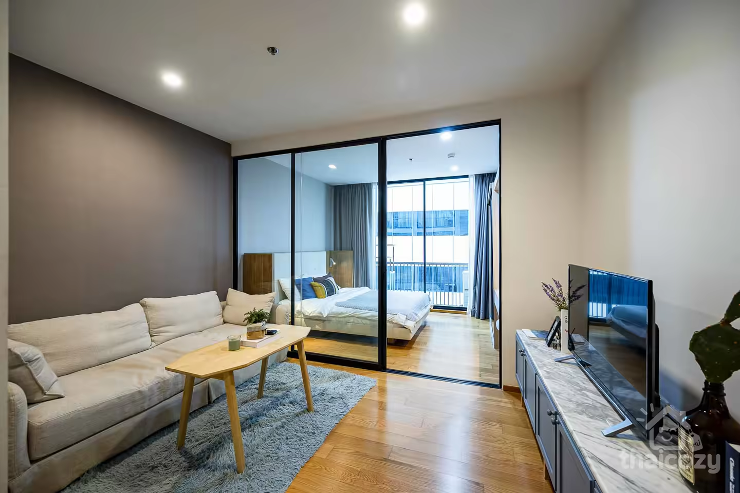 Condo près de BTS Surasak et école photo 1