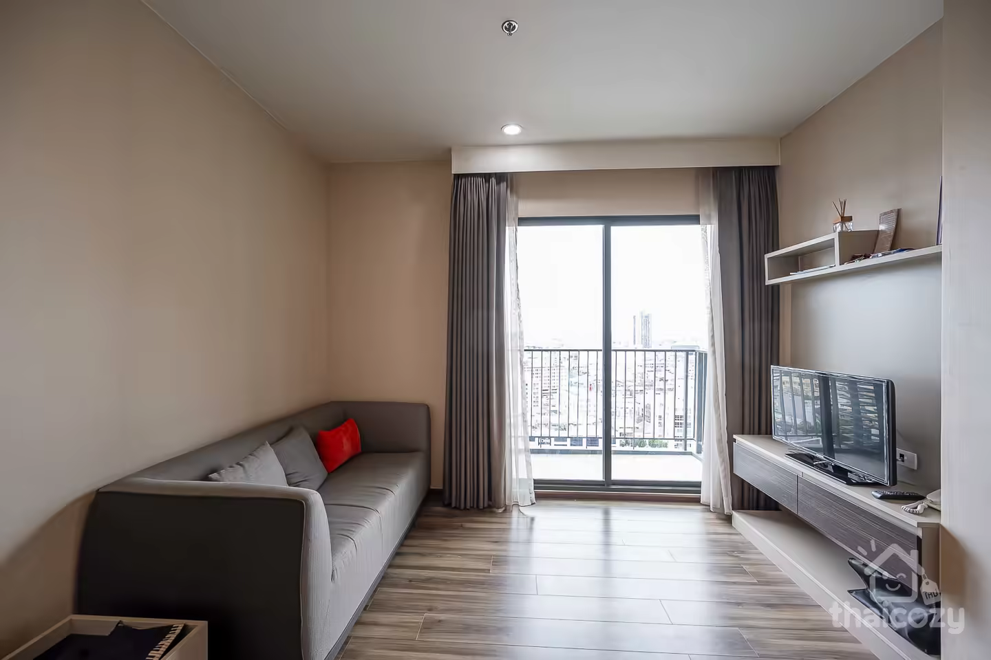 TEAL Sathorn-Taksin, surrounded by all amenities nearby photo 1