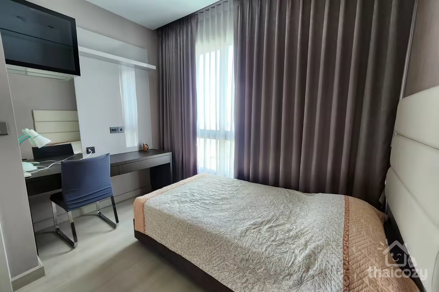 The Signature by Urbano, Located on Phaholyothin Road, one bedroom of South facing unit photo 2