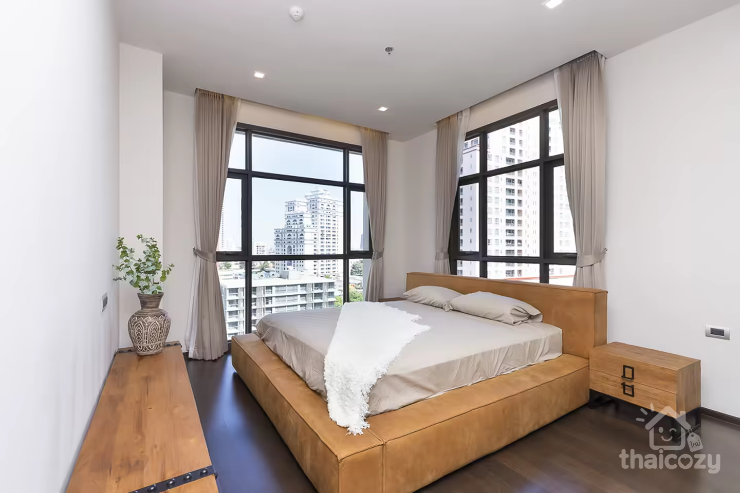 Condo near BTS Phromphong near Emporium photo 2