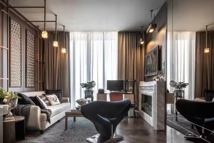 Luxurious condo, pool and gym on deck