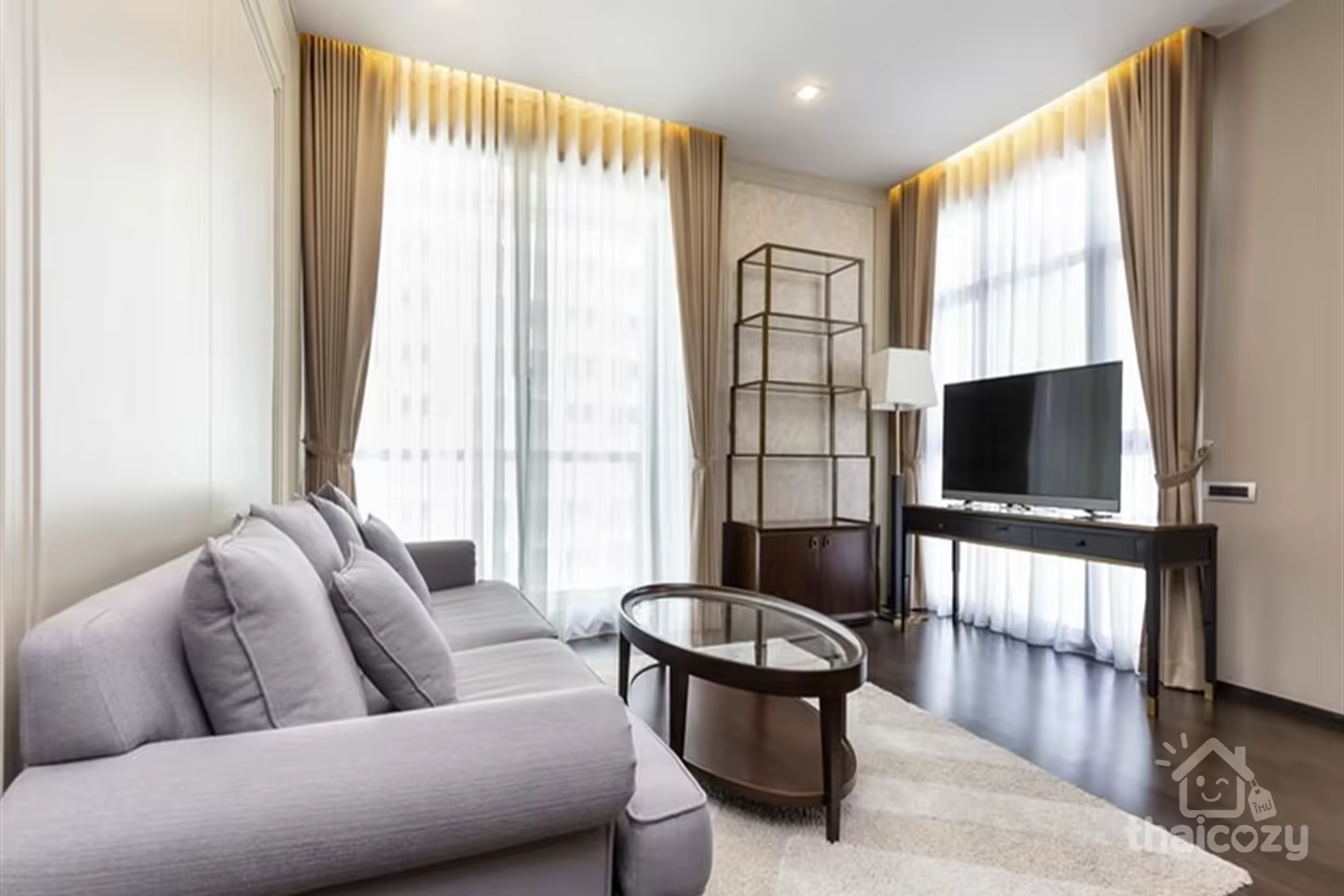 Condo near BTS Phromphong near Emporium photo 1