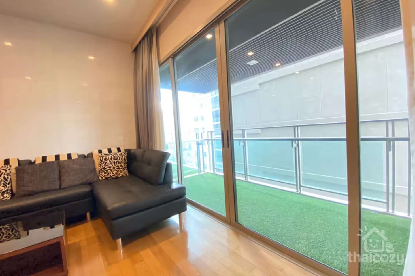 Distinctive condo neear BTS Phrom Phong photo 2