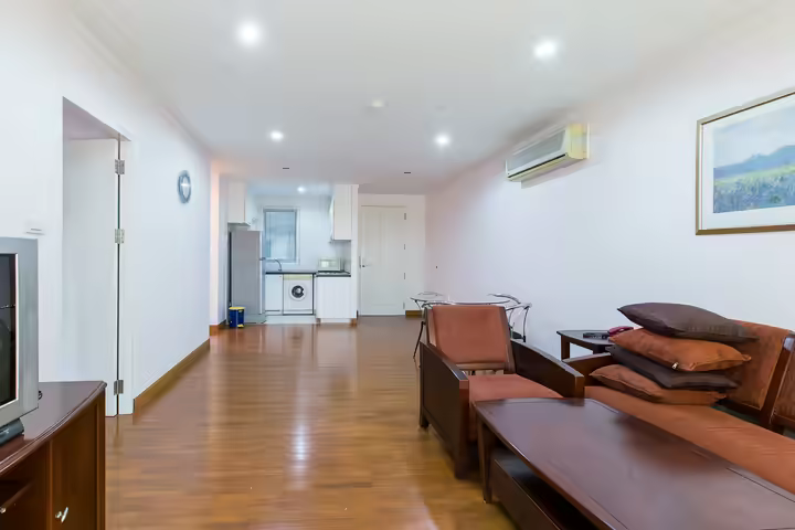 Condo near city garden, shopping center
