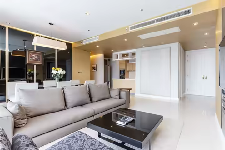 Athenee Residence. Condo 300m to Ploen Chit in luxury area