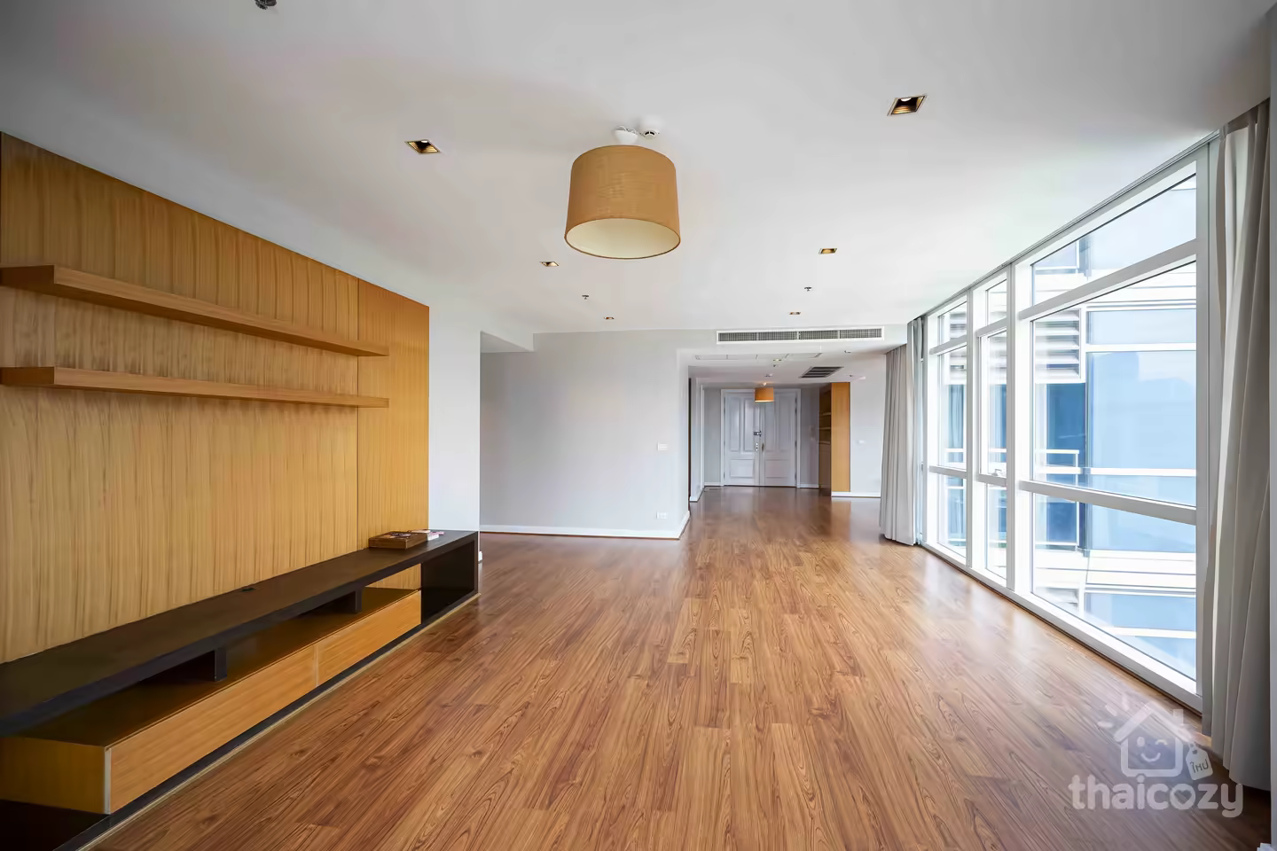 Condo 300m to Ploen Chit in luxury area photo 1