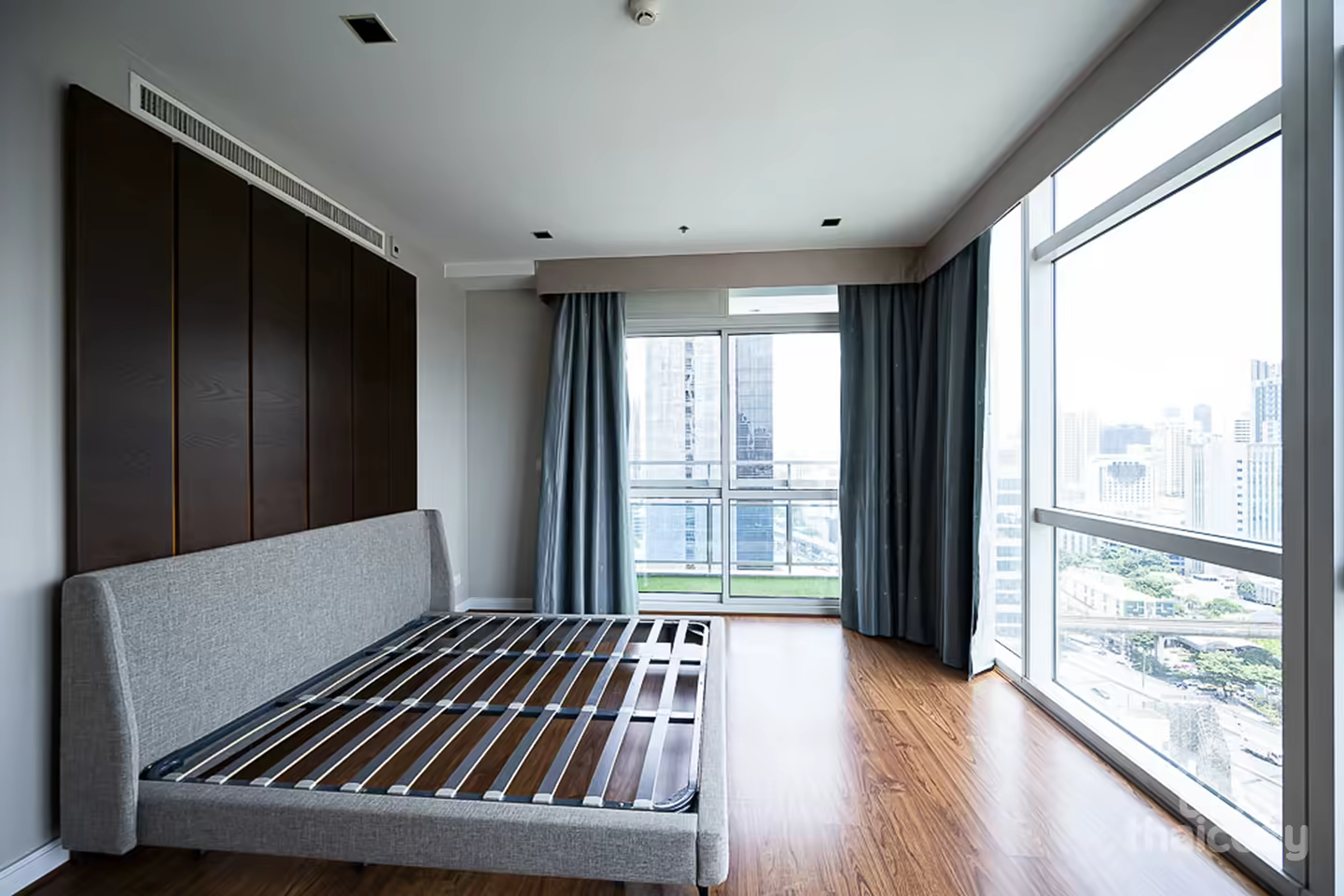Condo 300m to Ploen Chit in luxury area photo 2