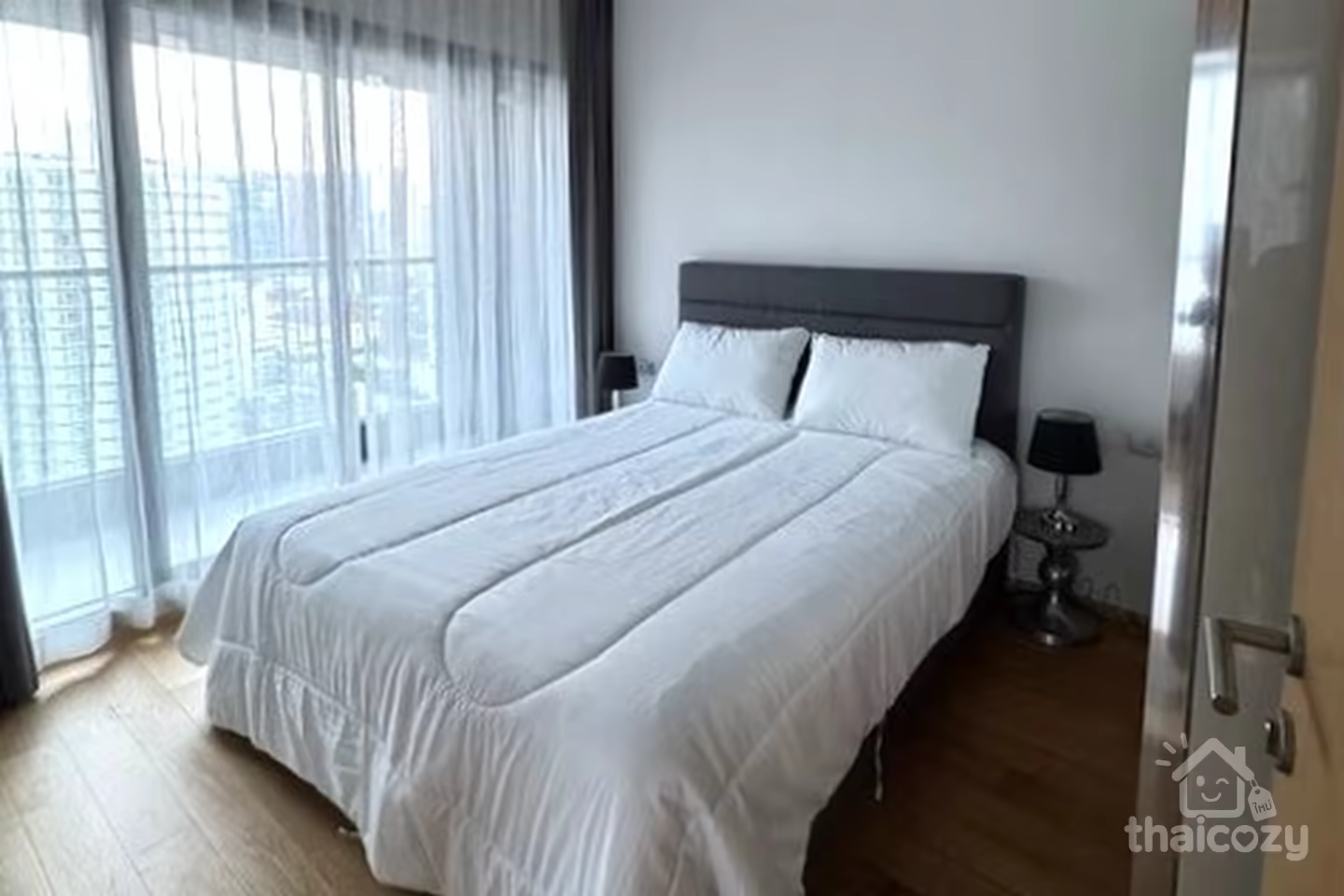 Hyde Sukhumvit 13, two bedroom fully equipped electrical appliances photo 2