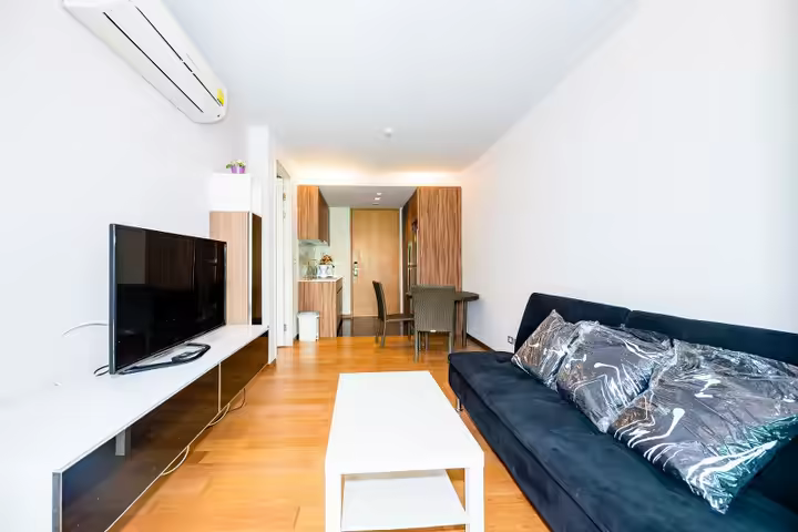 Via 31, the low-rise condominium by Sansiri. Exceptional location on Sukhumvit 31 road