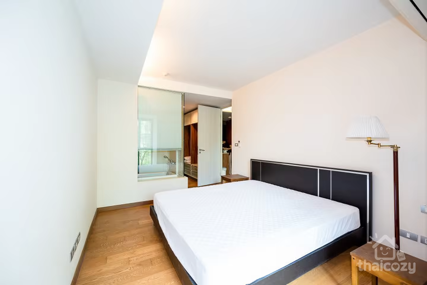 Via 31, the low-rise condominium by Sansiri. Exceptional location on Sukhumvit 31 road photo 2