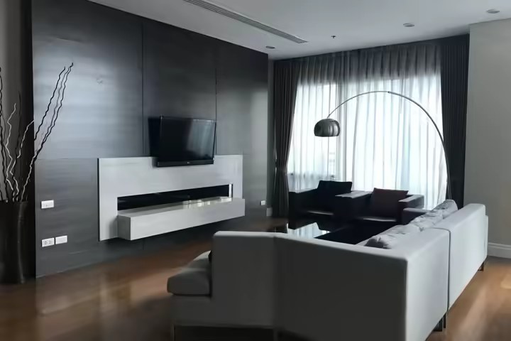Bright Sukhumvit 24  Condo with shuttle service to Phromphong