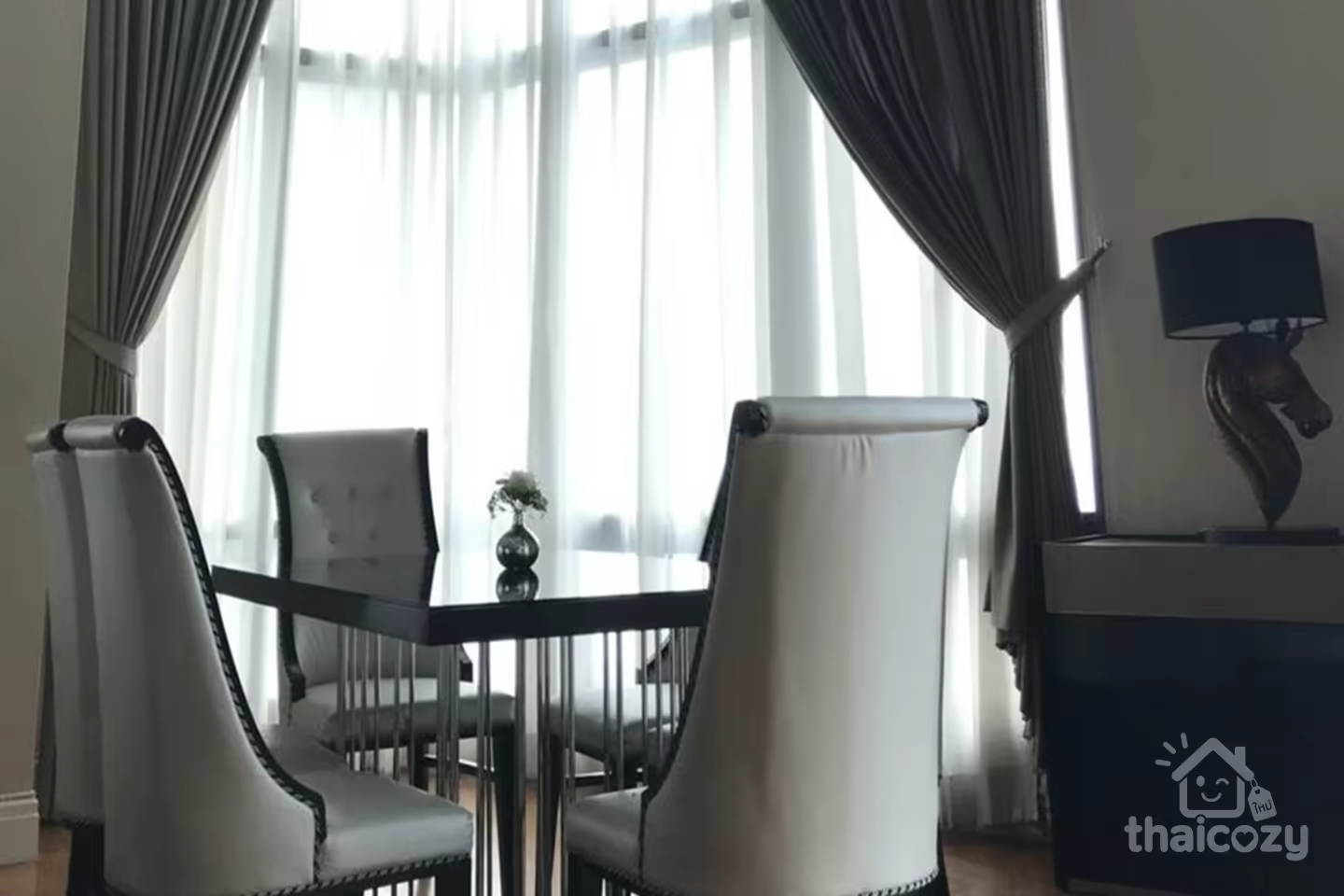 Bright Sukhumvit 24  Condo with shuttle service to Phromphong photo 2