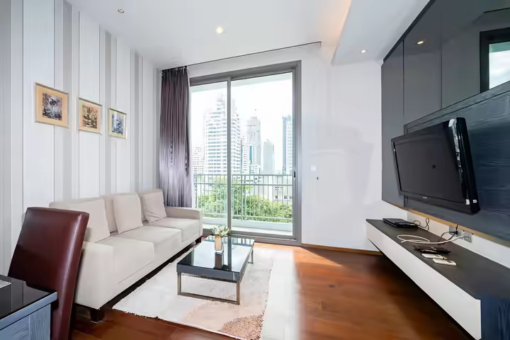 Quattro by Sansiri, The luxury room with East orientation featuring pool and garden views