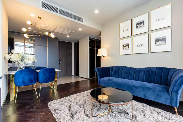 Luxurious condo, pool and gym on deck