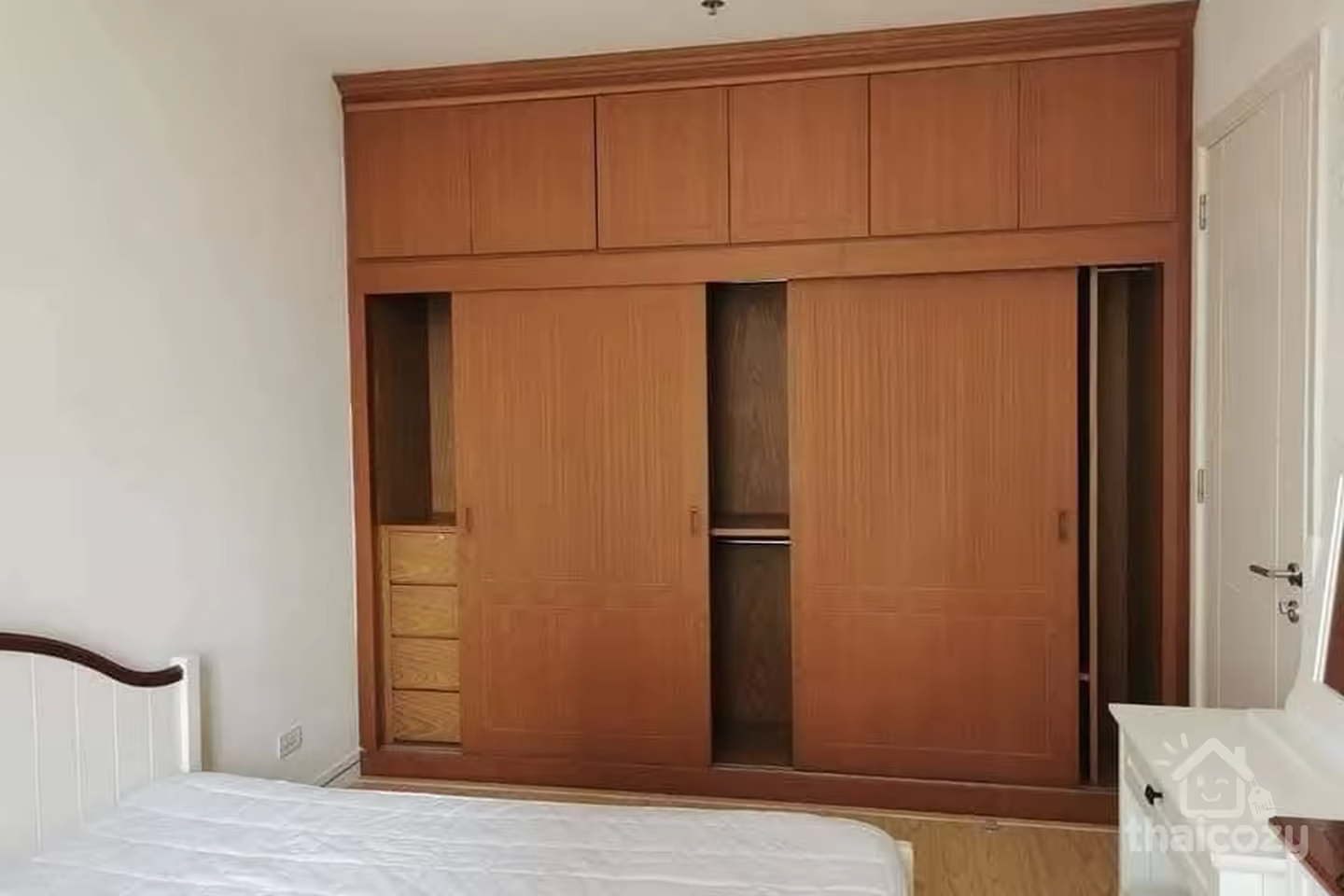 TC Green 1-Bed Condo 40 sqm 6th Floor for Rent photo 2