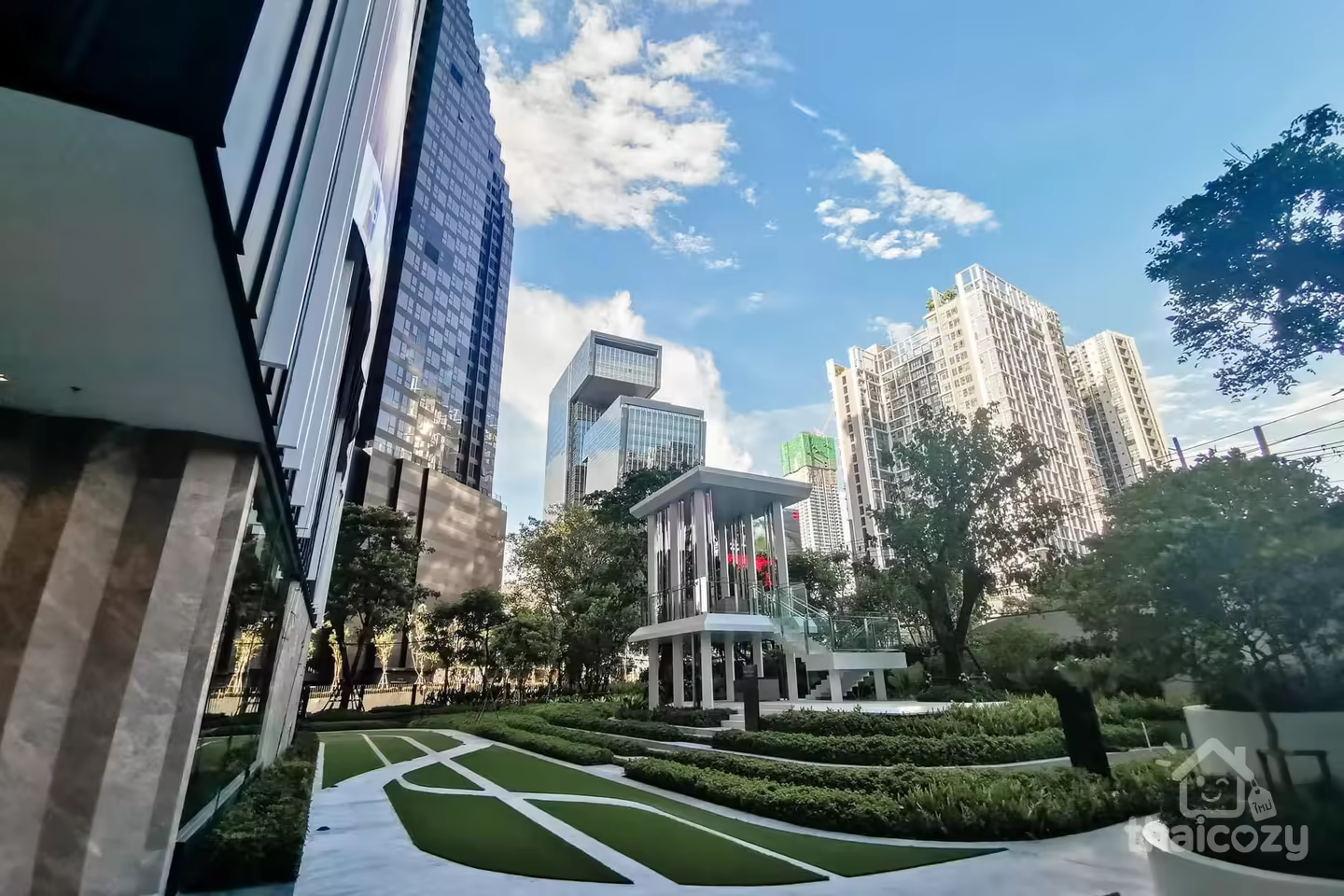 Life Asoke Rama 9 Condo 32 sqm Floor 22 photo 1