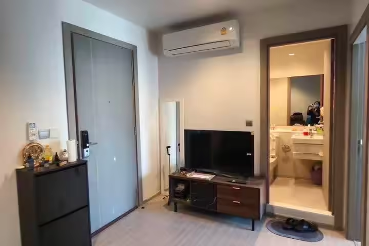 Life Asoke Rama 9 Condo 1BR 27th Floor