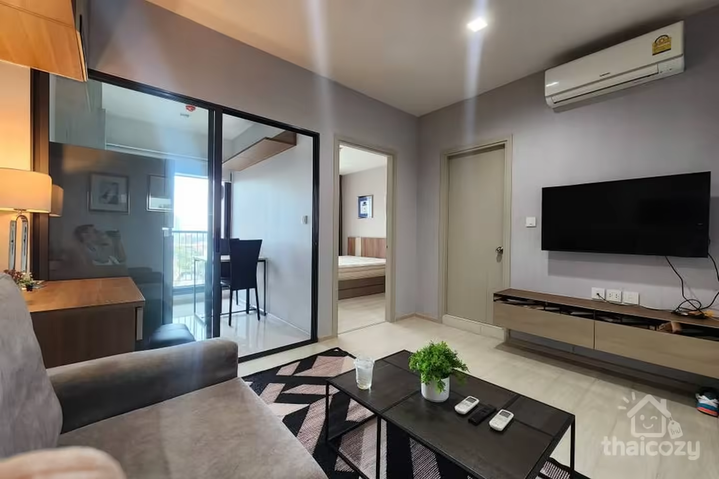 Rent Life Sukhumvit 48 Condo, 1BR, Floor 12 photo 1