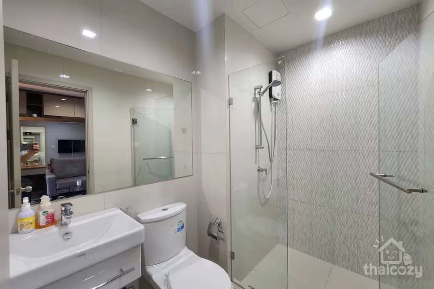Rent Life Sukhumvit 48 Condo, 1BR, Floor 12 photo 2