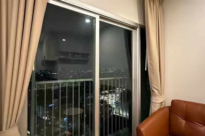 노블 리볼브 랏차다 콘도 28층 임대