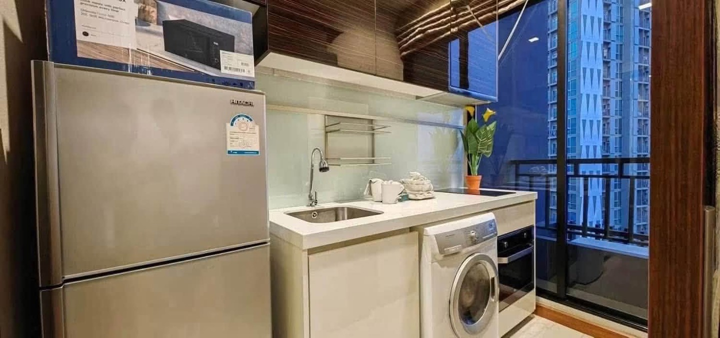 Rent Ivy Ampio 1BR 31m2 28th Floor