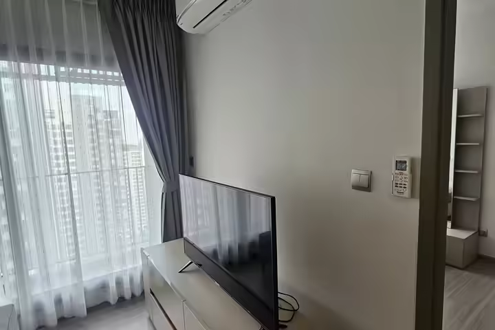 Life Asoke Hype 公寓出租 33楼
