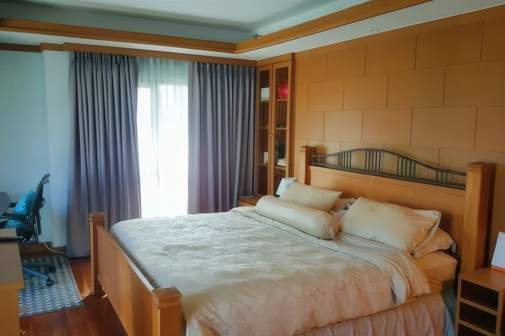 出售：The Natural Place Suite 四卧室公寓，沙吞-伦披尼，近MRT