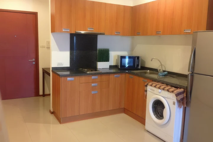出售：Villa Sathorn 82平米 2卧2卫 带家具