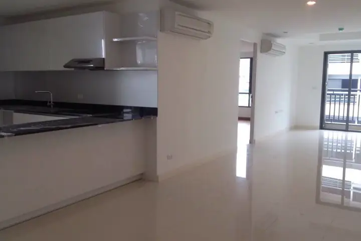 122平方米两居室公寓出售 - Voque Sukhumvit 31