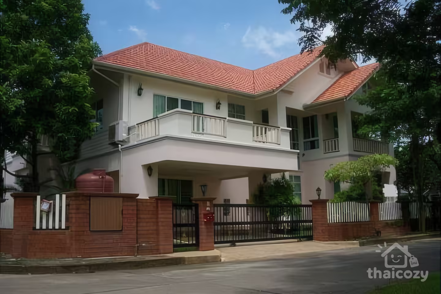 บ้านเดี่ยวหรู 4 ห้องนอน พร้อมสระว่ายน้ำ ให้เช่า photo 1