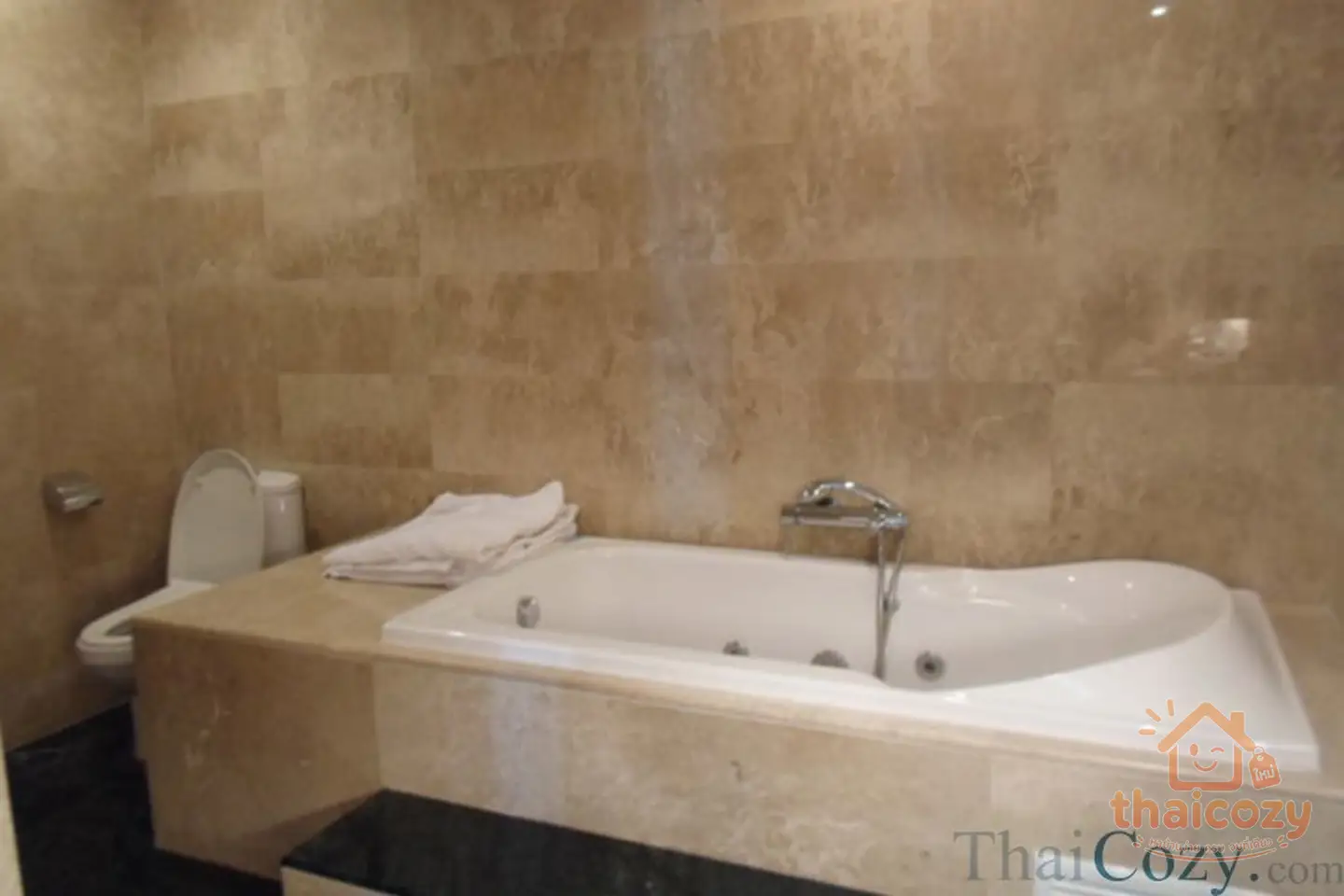 คอนโดมิเนียม 3 ห้องนอน ให้เช่า ที่สุขุมวิท 41 photo 2