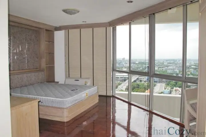 คอนโด 4 ห้องนอนให้เช่า เอกมัย (สุขุมวิท 65)